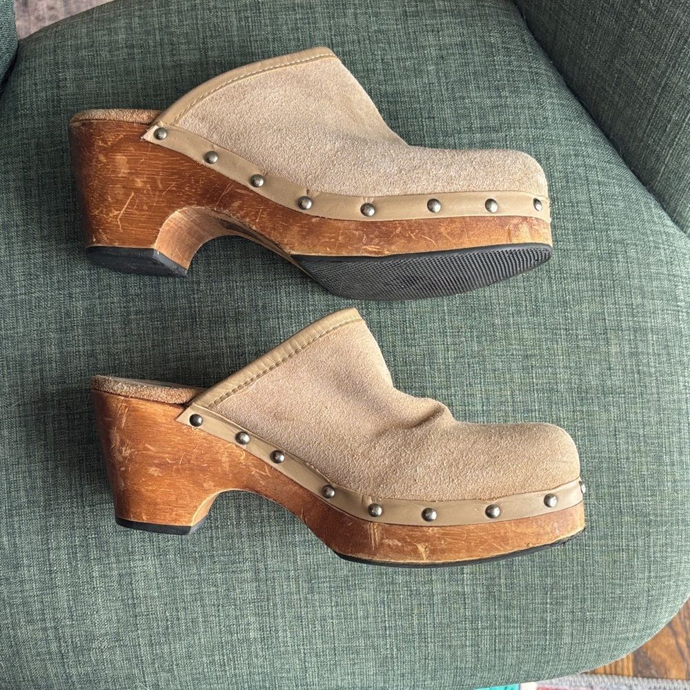 Candie's Y2K platform studded wooden heel Beige tan Suede Mules Heel Women 8 GUC - Picture 8 of 11